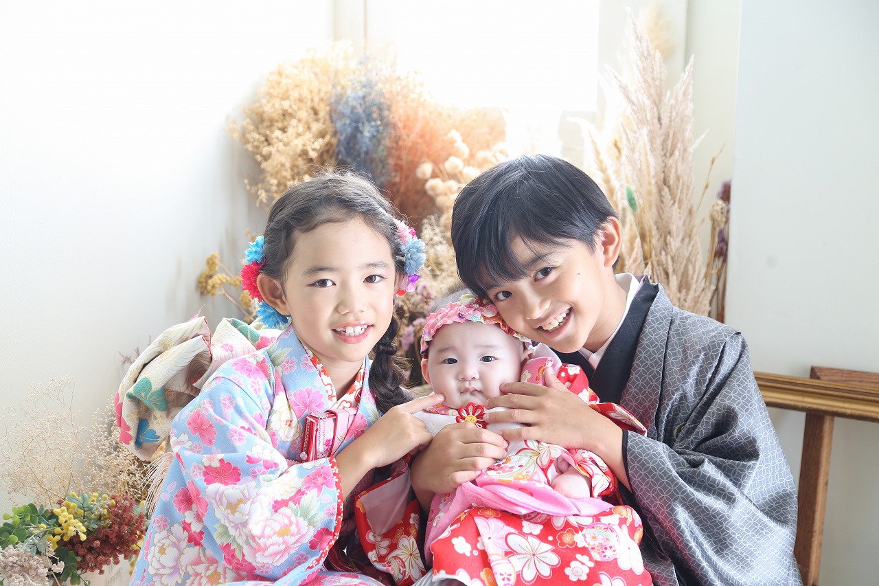 思い思いの着物で家族写真！ | フォトスタジオKOWA