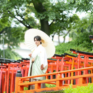 男性袴根津神社ロケーション